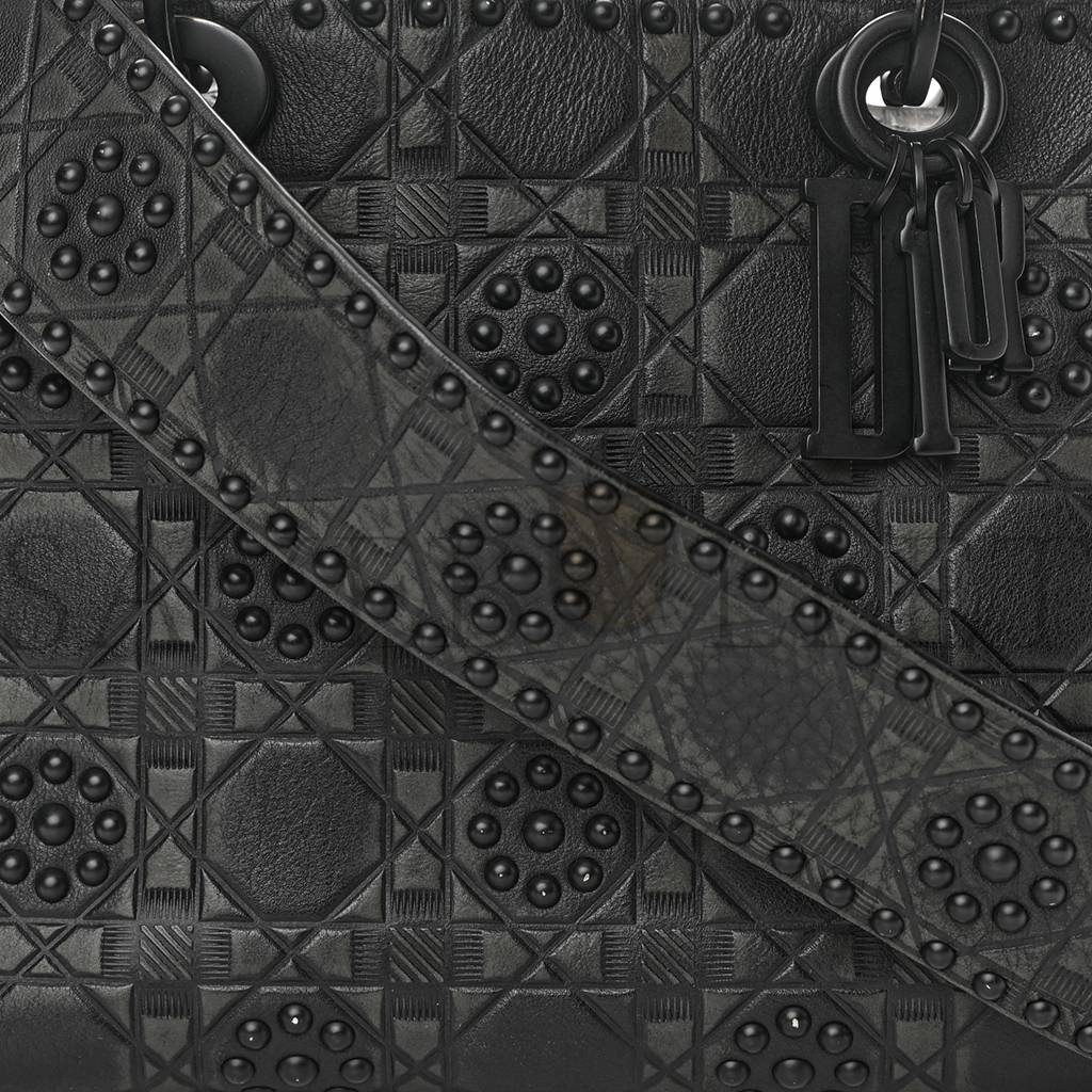 d*or calfskin cannage embossed studded medium S*pple lady d*or black (24*20*12.1cm)