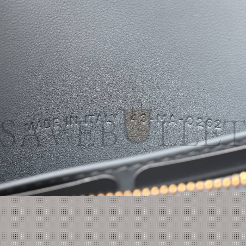 d*or S*pple calfskin caro pouch with chain cloud (20*11*3.2cm)