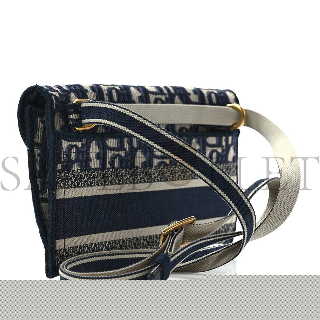 D*or oblique slim saddle pouch blue (21*13*2.5cm)