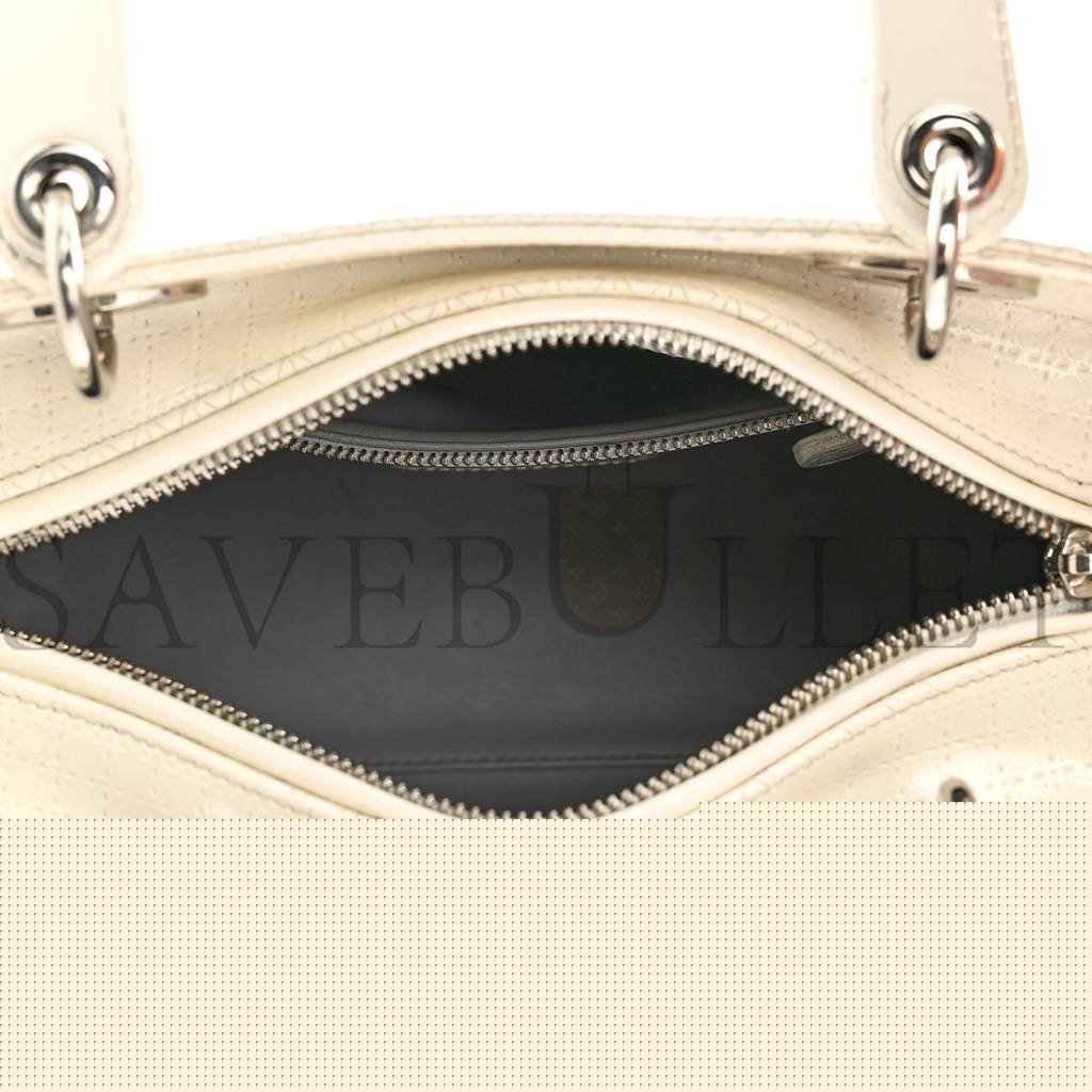 D*or patent micro-cannage medium lady D*or white (24*21*12.1cm)